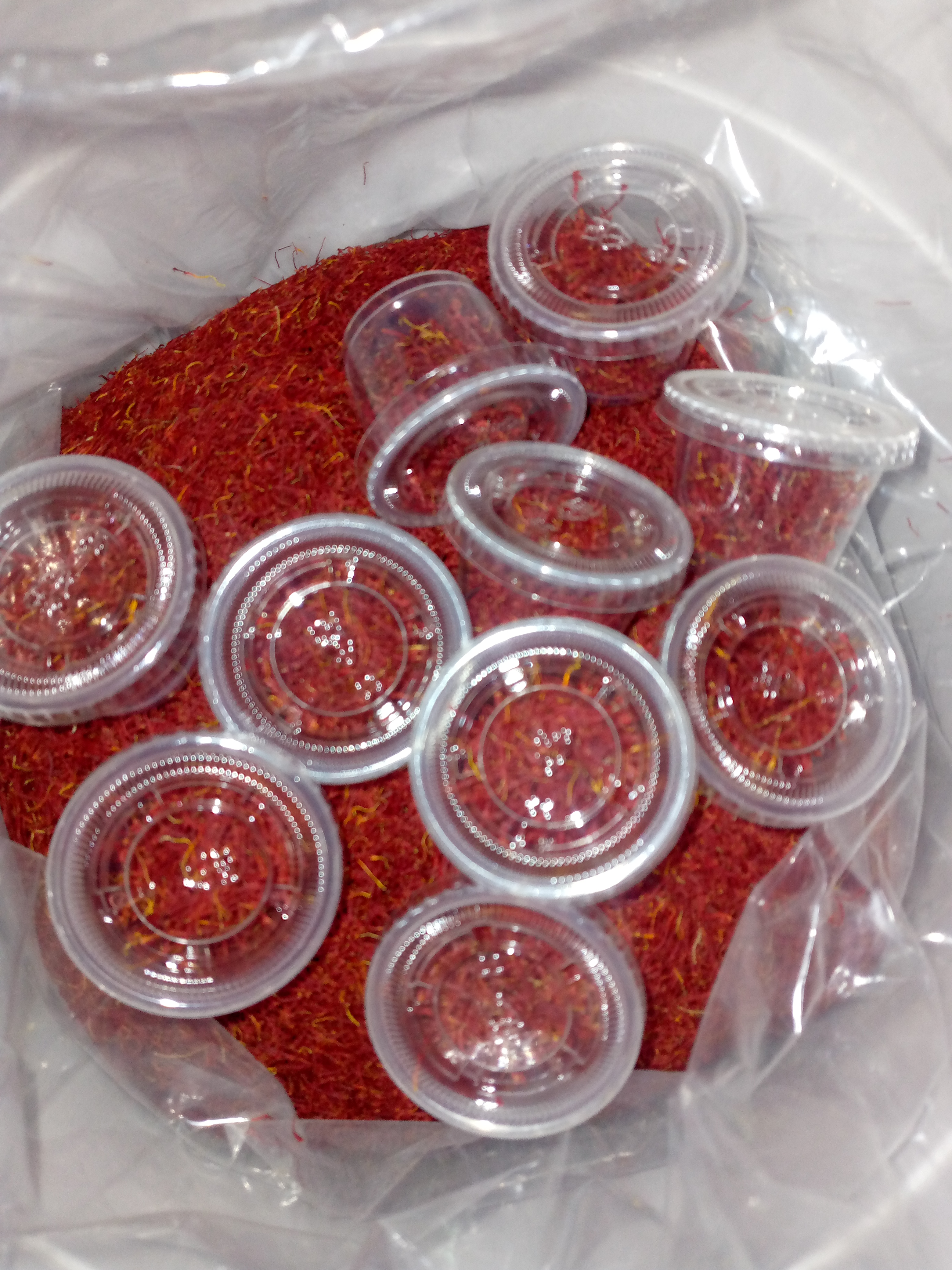 الزعفران الحر تالوين اصلي 100٪ جودة عالية دواء حاجة ݣارنتي نقا تبارك الله شوف او قلب عاد خلص بثمن مناسب 35 درهم